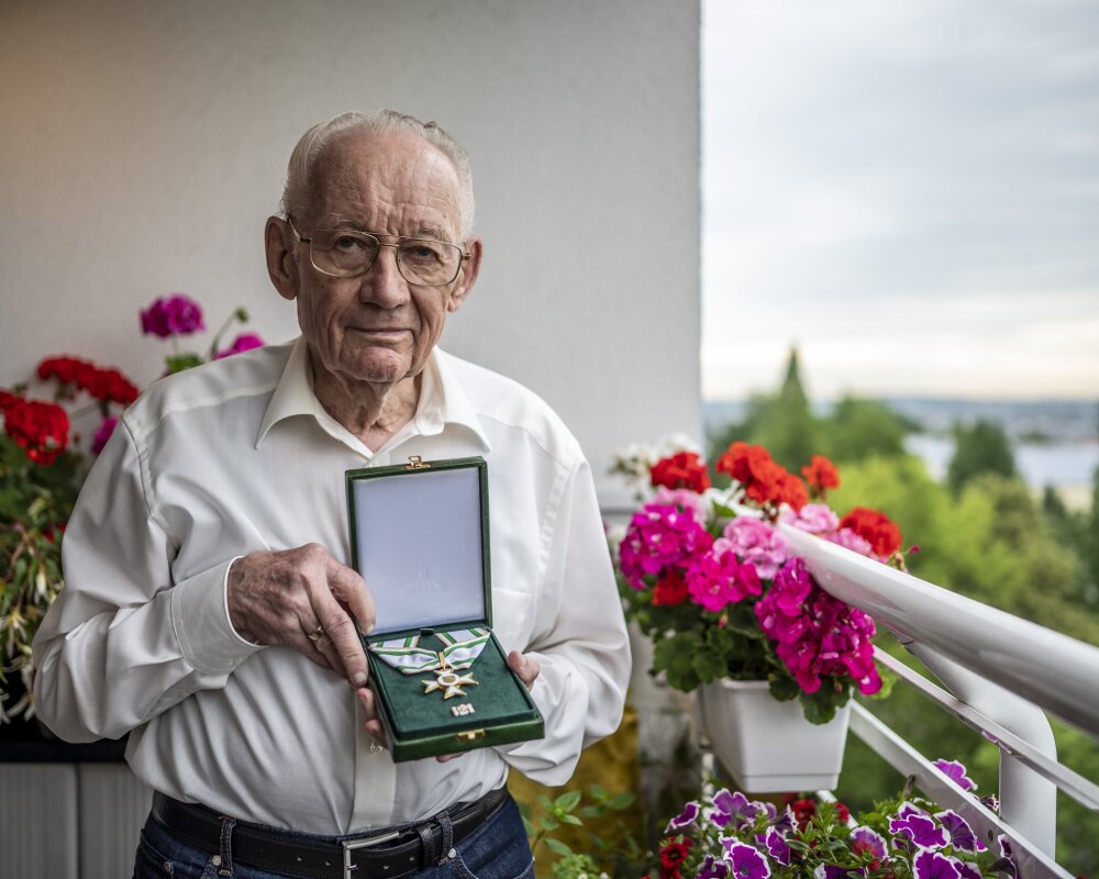 Dr. Helmut König